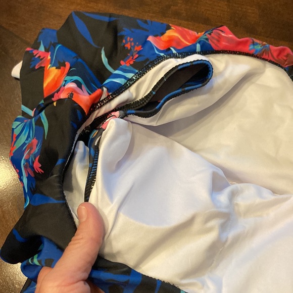 NWT One shoulder, one piece Hawaiian print Size S ruffled top swimsuit - Picture 2 of 6